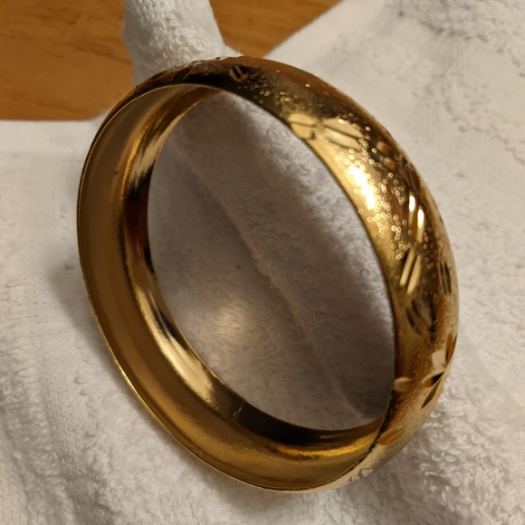 Beautiful Bangle - Picture 10 of 12